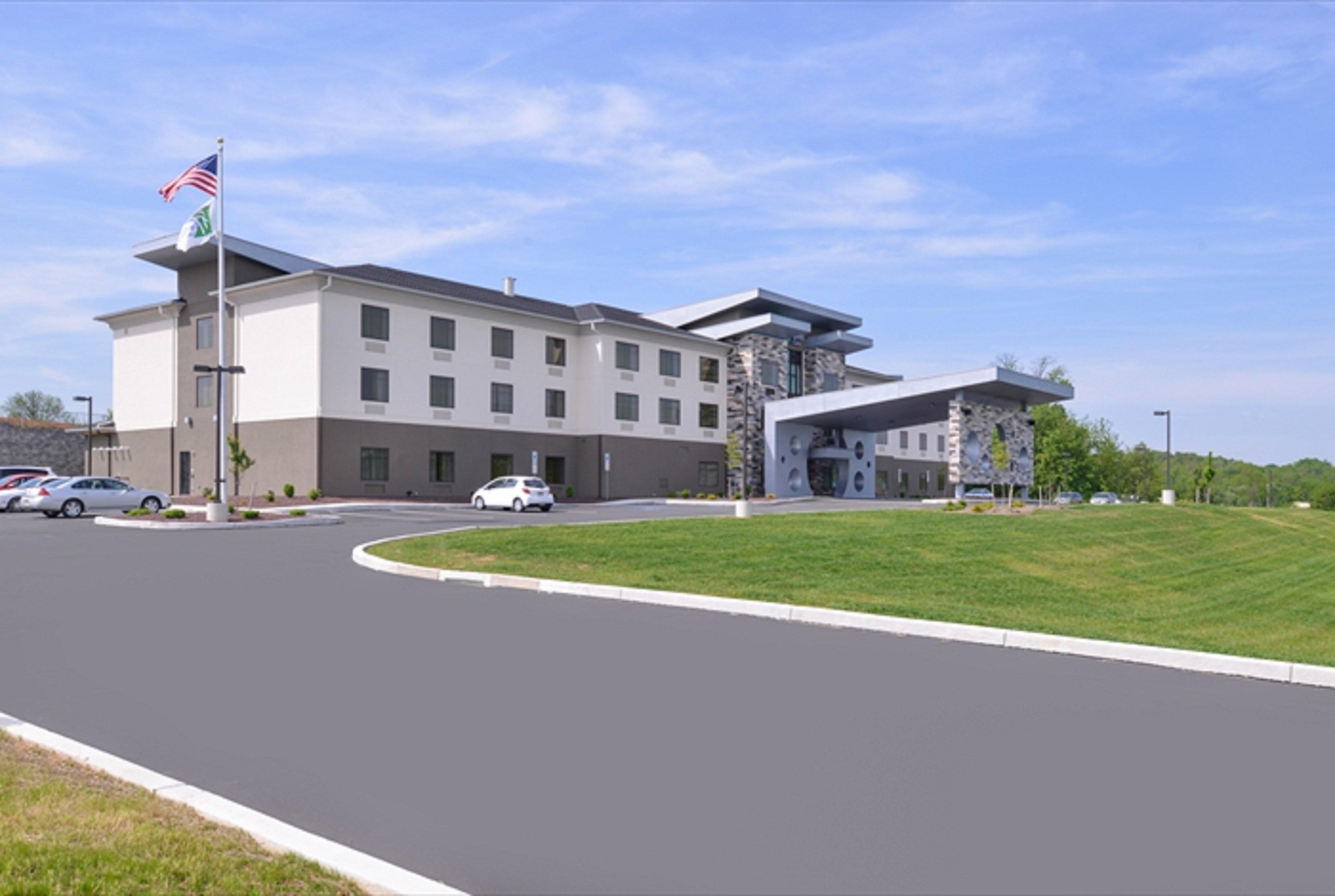 Holiday Inn Express & Suites Shippensburg By Ihg Exterior foto